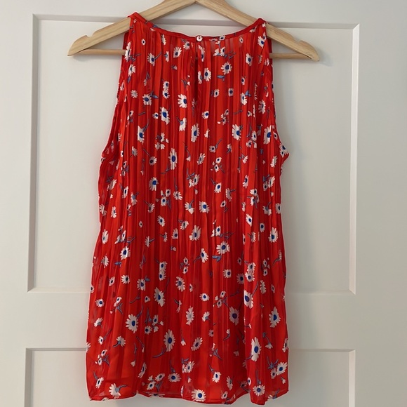 NWT! Rachel Zoe Pleated Sleeveless Floral Blouse - Picture 3 of 6